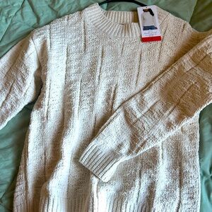 Brand new weatherproof vintage sweater size medium cream color